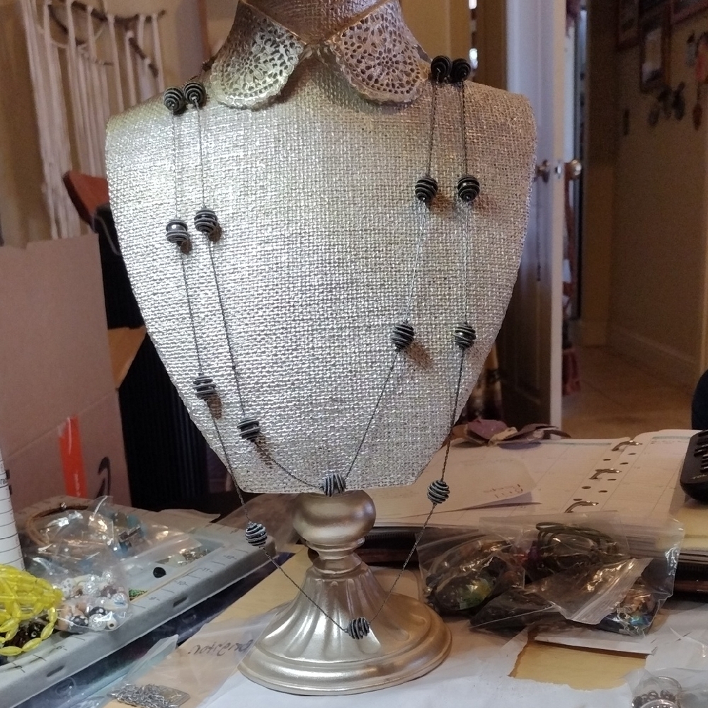 Elegant Black and Silver Beaded Necklace